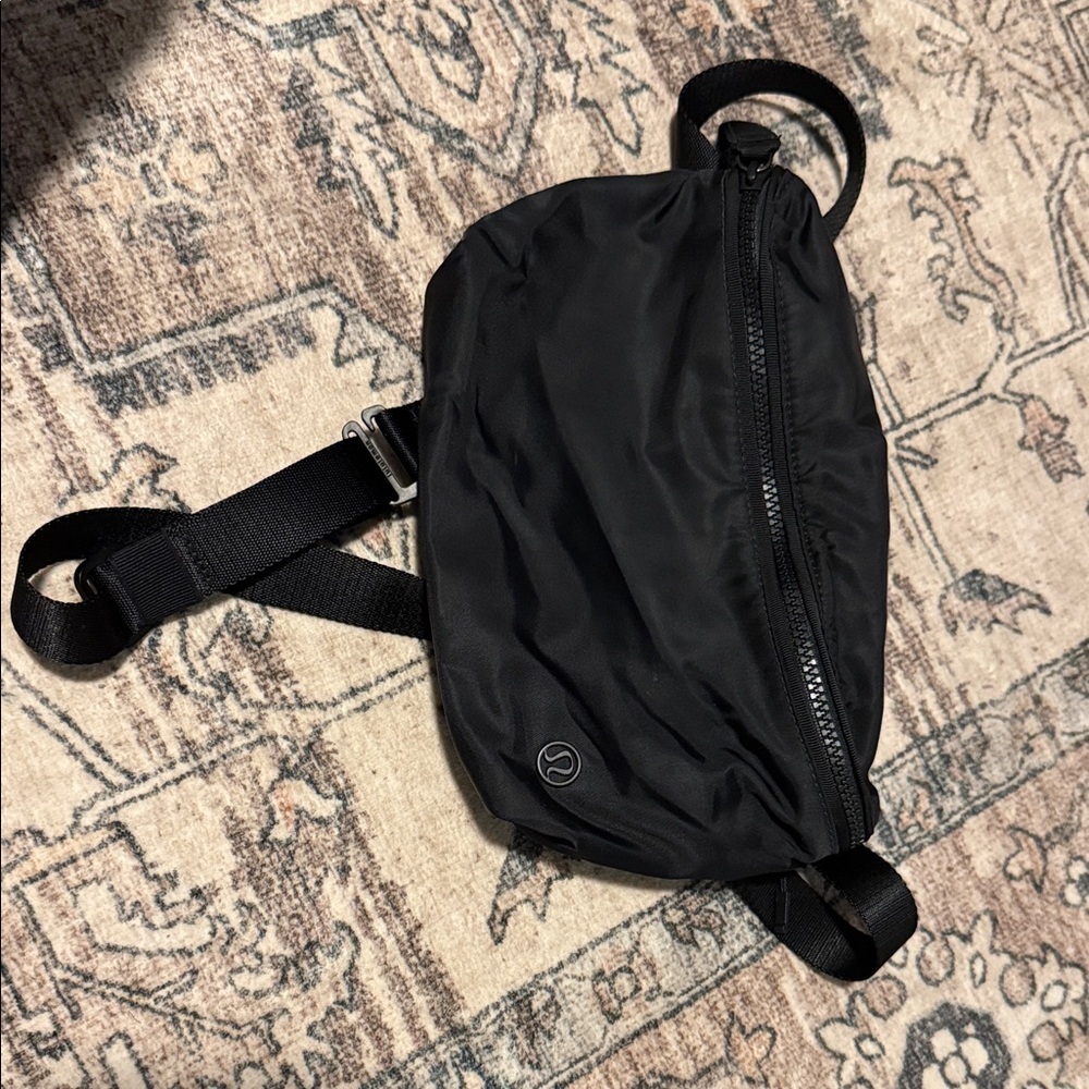Lululemon women’s Black Crossbody Bag